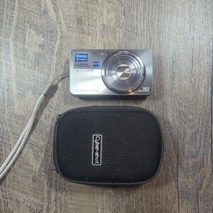 SONY Cyber-shot DSC-W570 16.1MP 5x Zoom Digital Camera Silver W/Battery & Case